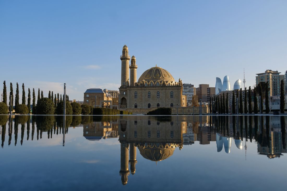 Taza Pir Mosque, Baku
