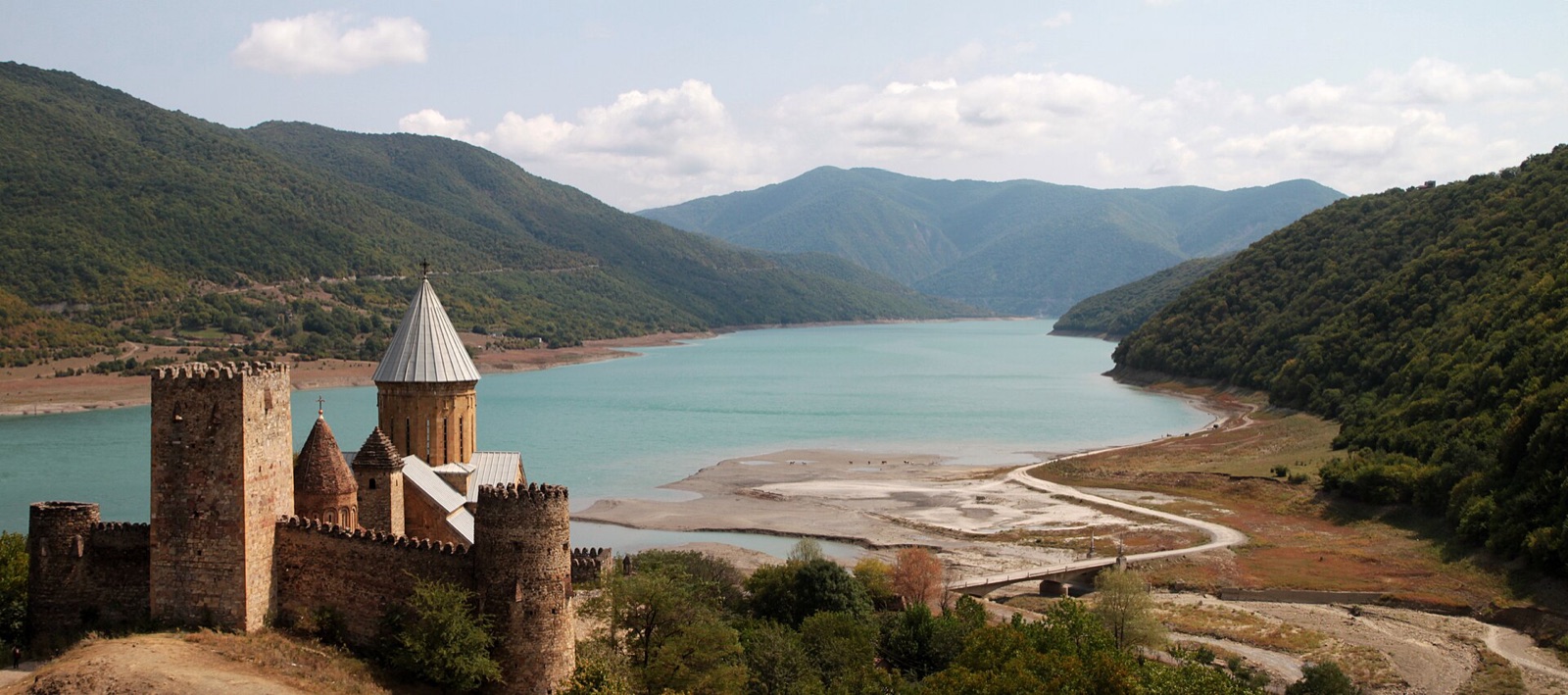Ananuri fortress above the Zhinvali reservoir